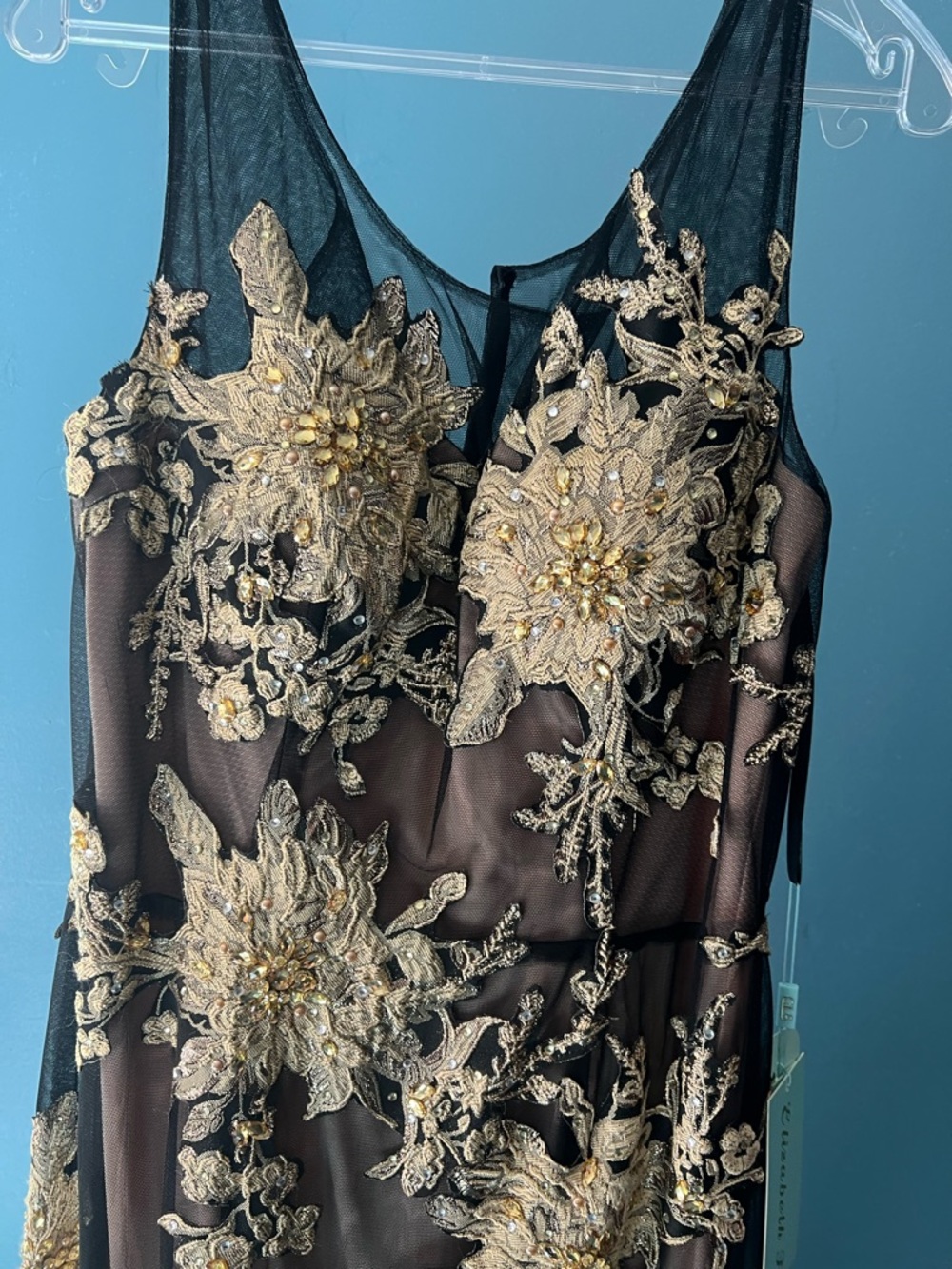 Black and Gold Backless Dress - Picture 8 of 17